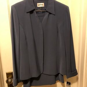 High quality brand new Kaspar woman’s suite
